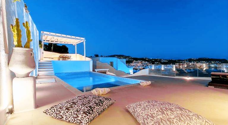 Family-oriented villa with grill, private pool & terrace | Close to the beach | Good for workation | Pets are welcome — photo 3