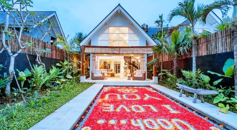 Villa with pool — photo 5