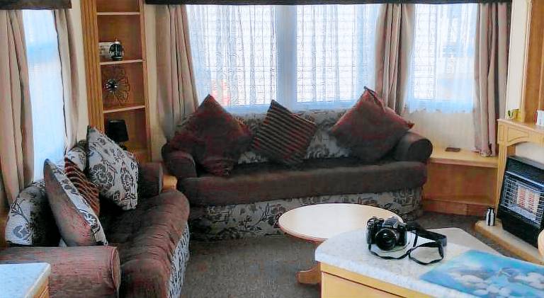 104-2 coral beach 8 berth 4 ADULTS MAX LEAD PERSON MUST BE OVER 30 — photo 3