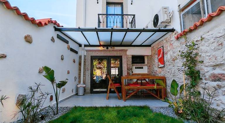 Villa with terrace, jacuzzi & yard | Suitable for remote work — photo 3