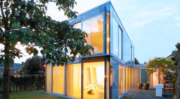 House with pool — photo 4