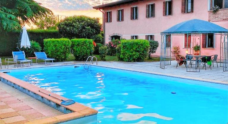 Vacation home with hot tub & pool | Pets allowed in Asolo
