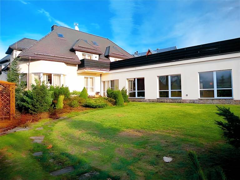 Chalet with pool & hot tub | Pets are welcome in Koscielisko