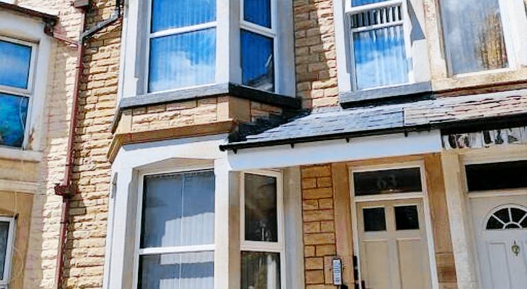 Beautiful 7 bed home, ideal for groups, sleeps 11! — photo 3
