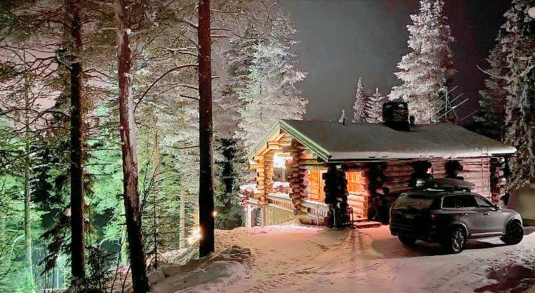 Villa with jacuzzi & pool in Kuusamo