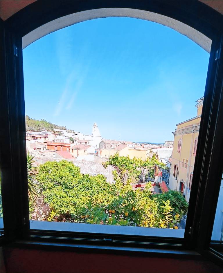 Apartment with yard in Teo