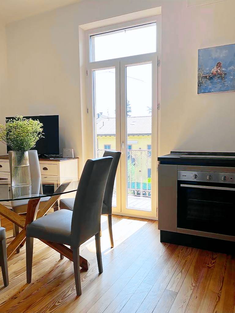 Ferienwohnung mit Hund in Lesa für max. 2 Personen Ferienwohnung mit Hund in Lesa für max. 2 Personen