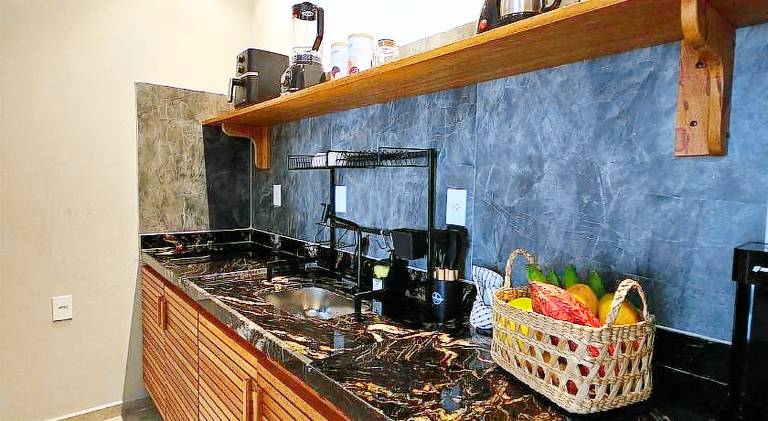 Apartment with garden — photo 4