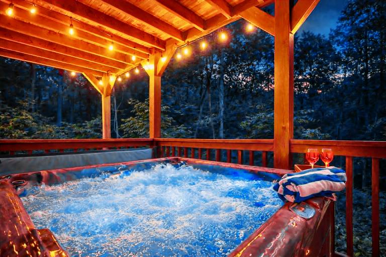 Hunter Hills Haven - Secluded Luxe Cabin Getaway with Mountain Views Spa Hot Tub Game Room in Sevierville, TN