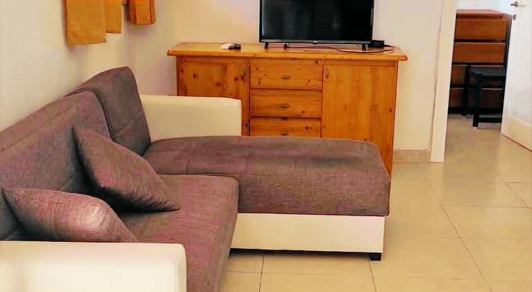 House with 2 rooms for 5 persons — photo 2