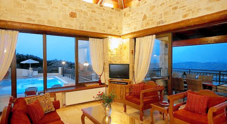 Big vacation home with BBQ, garden & hot tub | Suitable for remote work | Pets allowed — photo 2