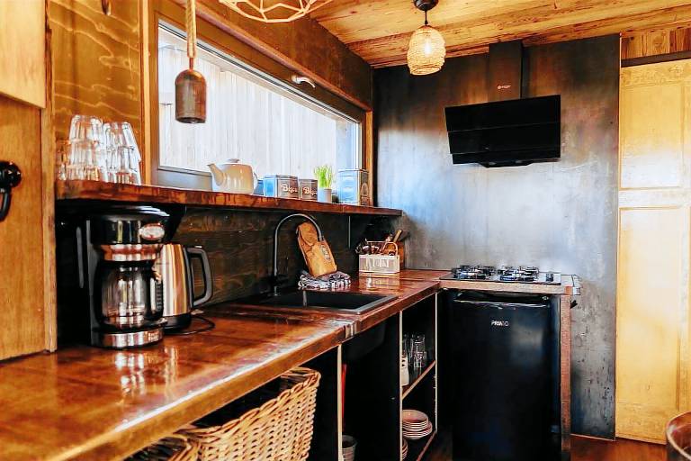 Vacation home with barbeque, yard & patio | Pet-friendly — photo 4