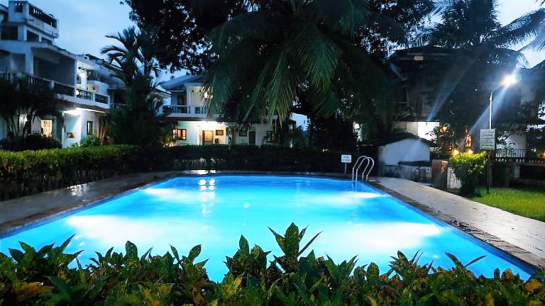 Villa with pool & garden in Baga