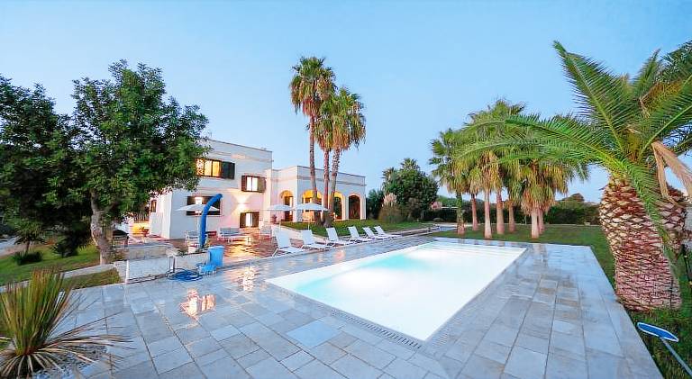 Ample villa with pool & jacuzzi | Pet-friendly — photo 3