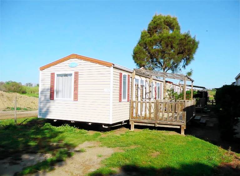 Camping with terrace, yard & heated pool — photo 3