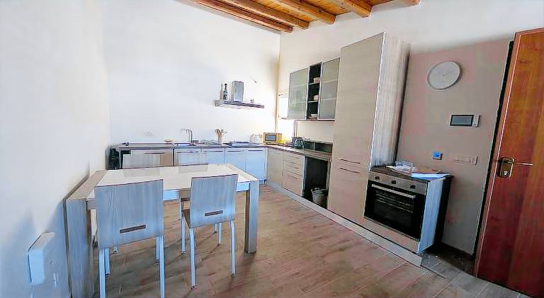 Apartment with 2 rooms for 5 persons — photo 4