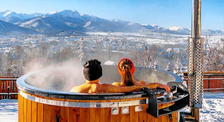 Chalet with jacuzzi, sauna & yard in Zakopane
