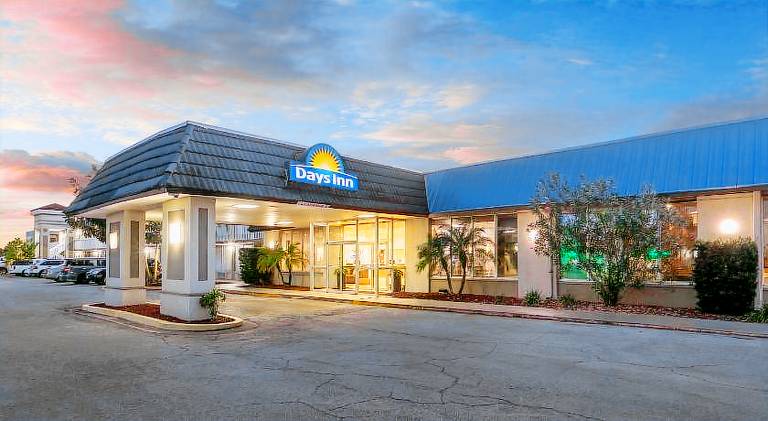 Days Inn by Wyndham Titusville Kennedy Space Center — photo 4