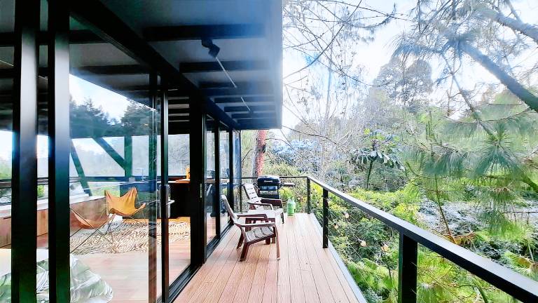 Family-oriented private room with barbeque, patio & private pool | Pets allowed — photo 3