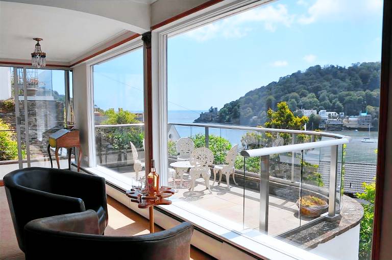 Apartment with garden & BBQ | Water view — photo 3