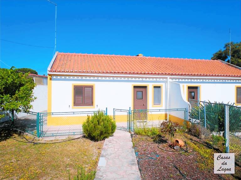 Cottage 'Casas Da Lagoa - T2 Sul' with Private Garden, Balcony and Wi-Fi — photo 2