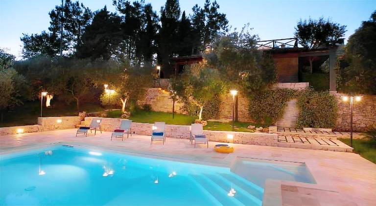 Apartment with pool | Pets are welcome — photo 3