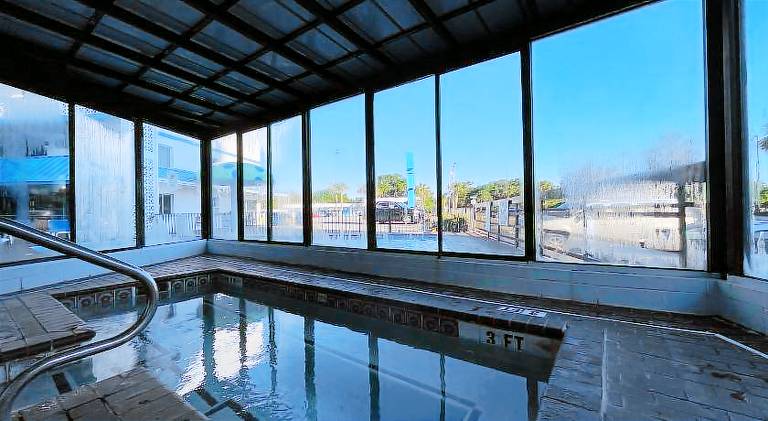 Polynesian Oceanfront Hotel — photo 2