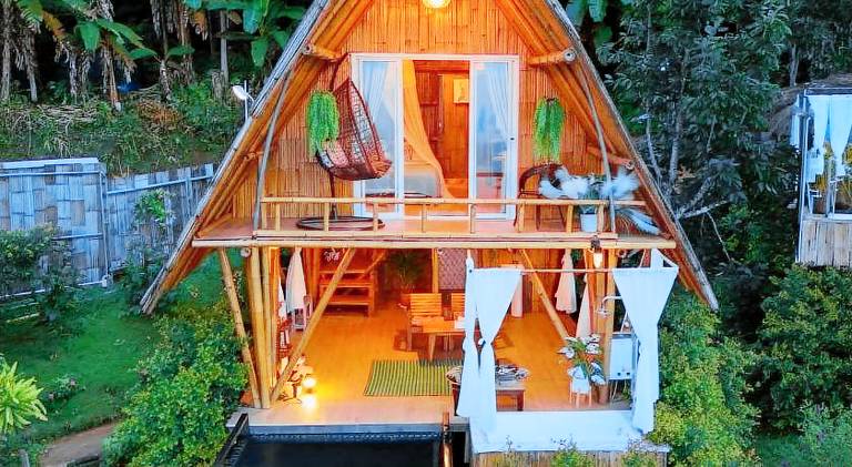Villa with jacuzzi, terrace & BBQ in Mae Rim