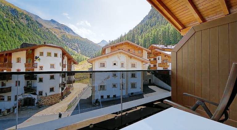 Serviced apartment with sauna & terrace — photo 4