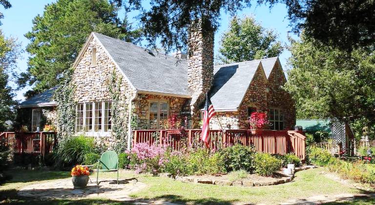 Rock Cottage Gardens B&B in Eureka Springs, AR