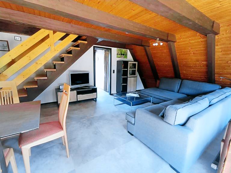 Family-oriented vacation home with garden & patio | Pet-friendly — photo 4