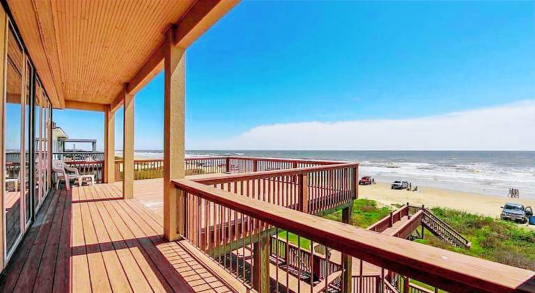 The Estate - Enormous beachfront home with panoramic ocean views — photo 4