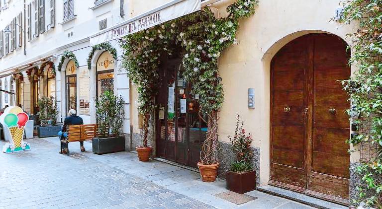Holiday apartment | Next to Como Cathedral — photo 2