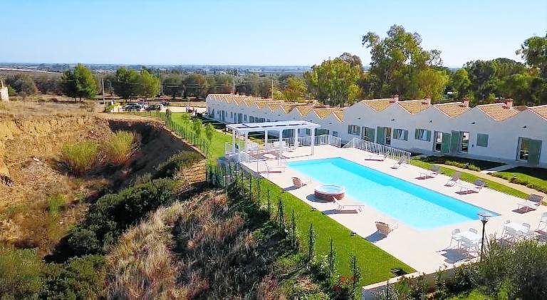 Family-friendly charming farm with pool, terrace & jacuzzi | Pets are welcome in Matera