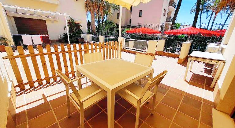 Holiday apartment with pool in Denia