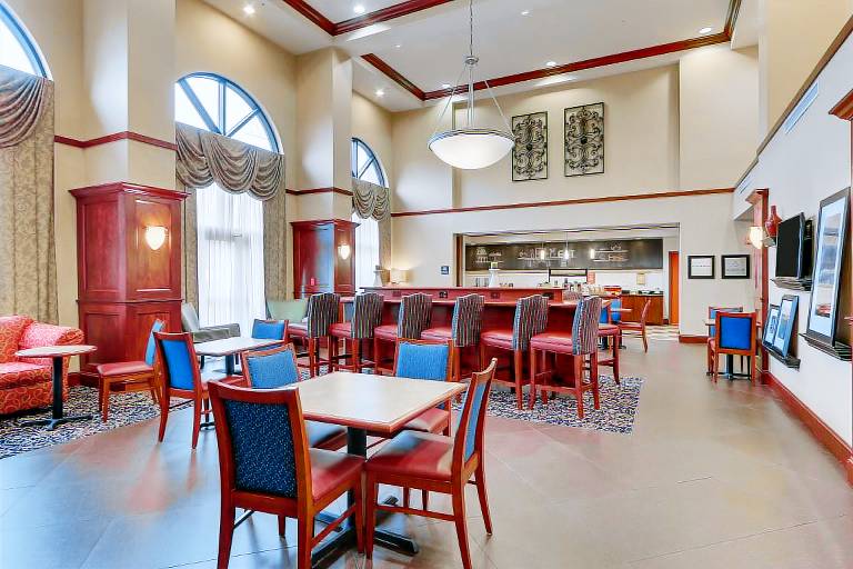 Hampton Inn & Suites Indianapolis-Airport — photo 3