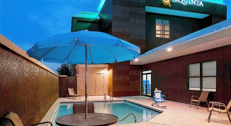 La Quinta Inn & Suites by Wyndham Round Rock North — photo 2