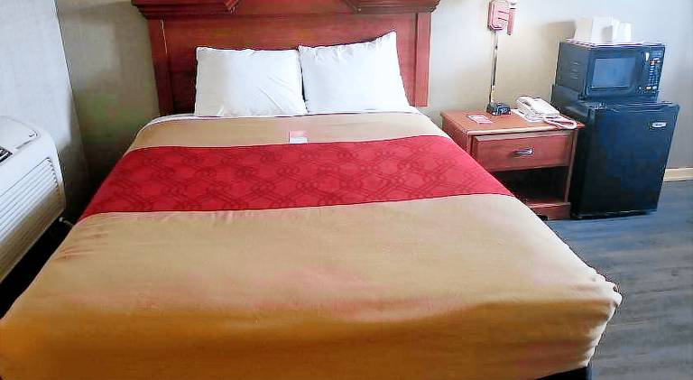 FALLS INN