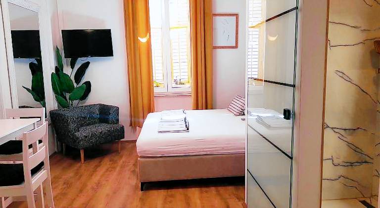 Room Lui, sa besplatnim parkingom in Rijeka