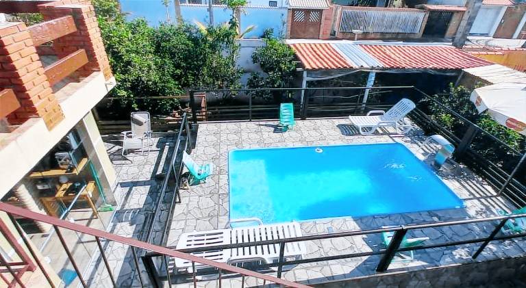 House with pool — photo 5