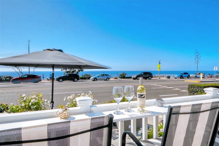 Luxury Beachfront Private Patio Fire Pit BBQ