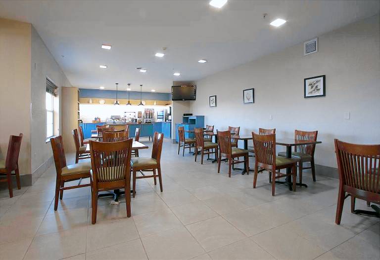Country Inn & Suites by Radisson, Moline Airport — photo 5