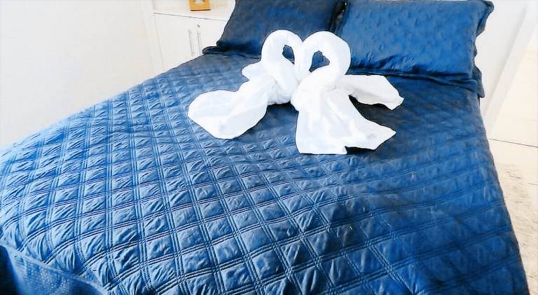 Serviced apartment with sauna, pool & garden | Perfect for remote work in Santos