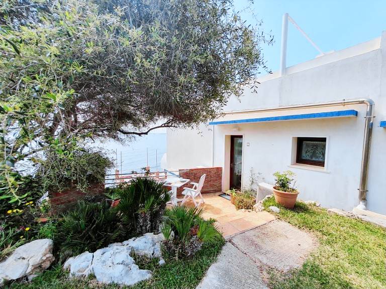 Apartment with pool, yard & patio | Sea view — photo 3
