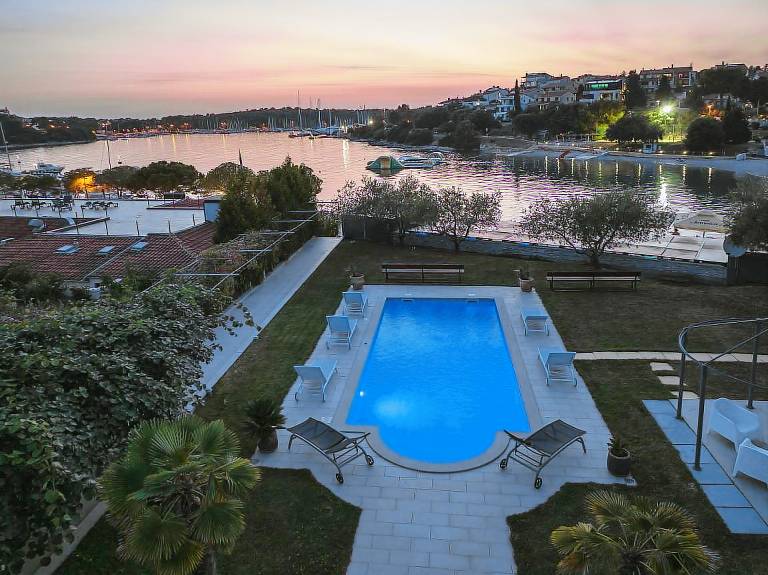 Sunny finca 10 meters to the Adriatic Sea — photo 4