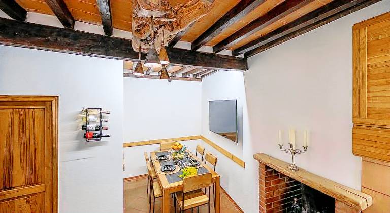 Apartment with 2 rooms for 5 persons — photo 4