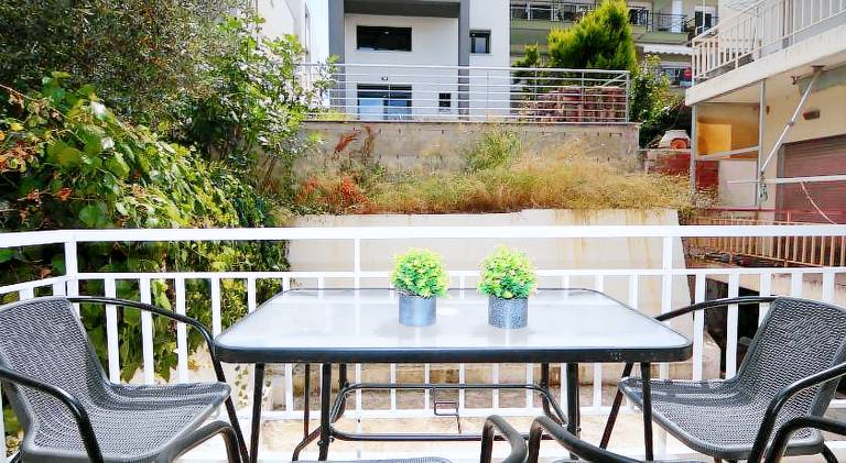 Holiday apartment with patio — photo 2