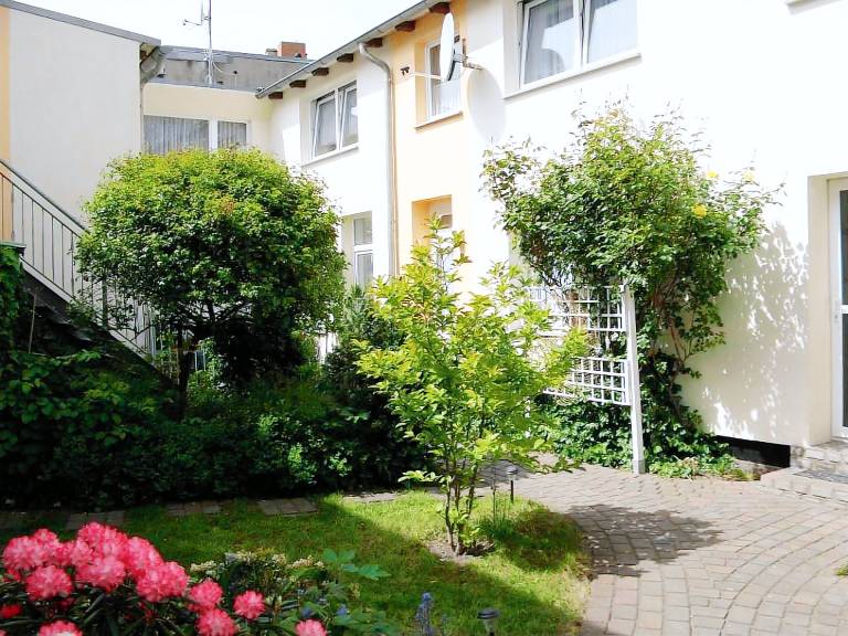 Apartment with yard in Rostock