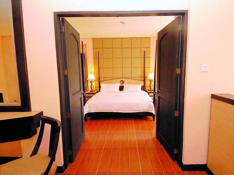 Planta Centro Bacolod Hotel & Residences