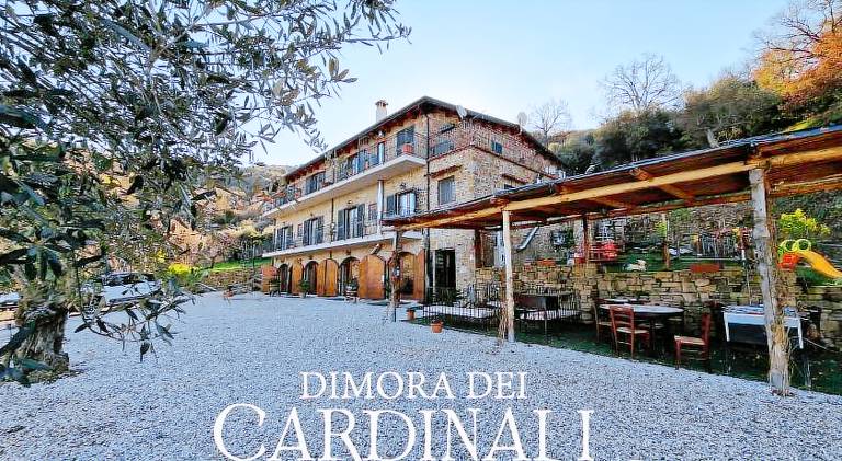 House with BBQ, garden & hot tub in Perdifumo
